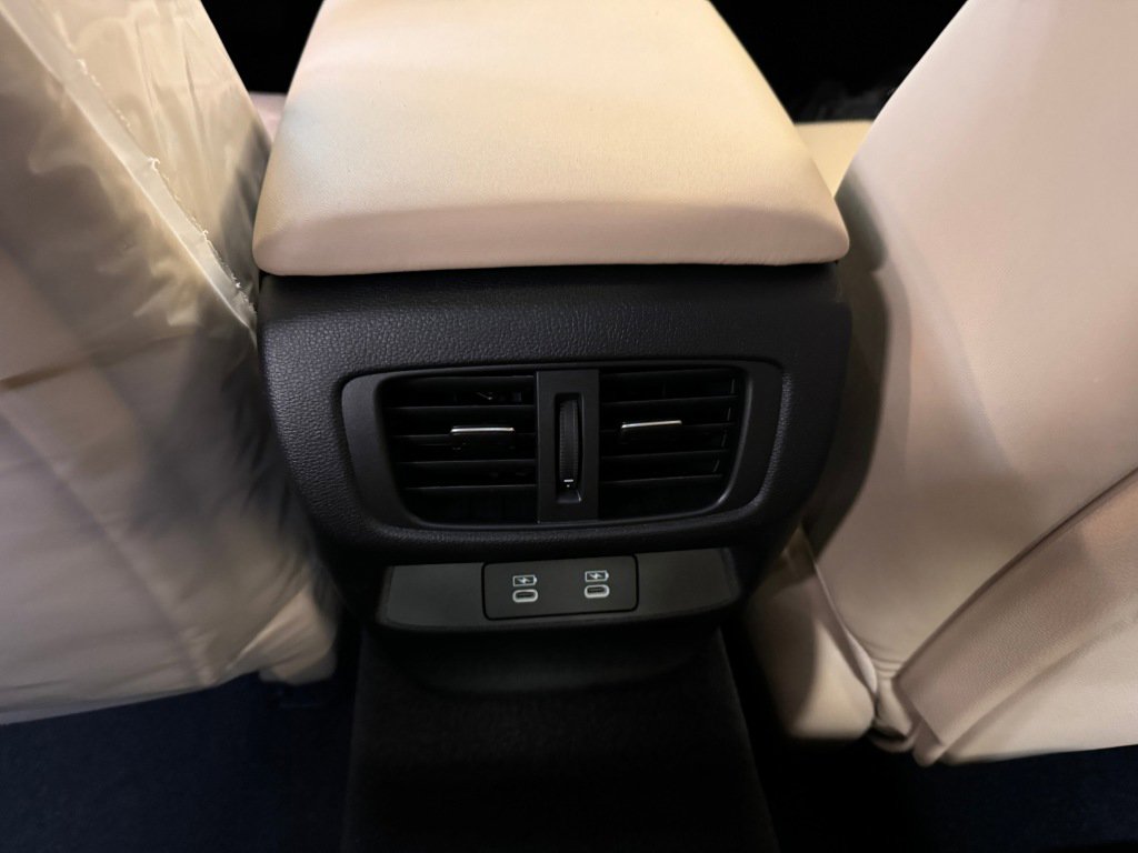 Certified 2025 Acura TLX w/ Technology Package image 32