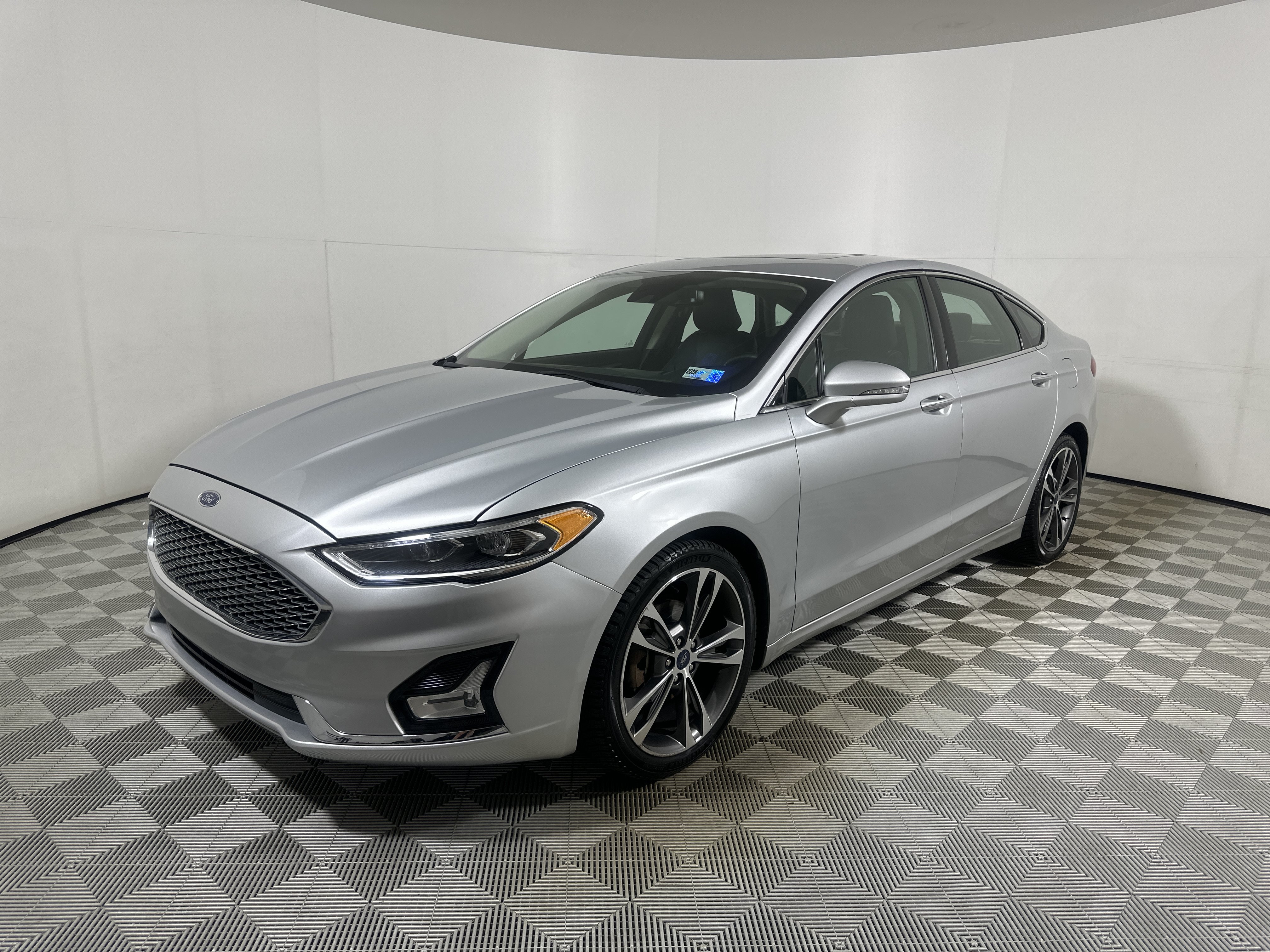 Used 2019 Ford Fusion Titanium AWD/4WD image 3