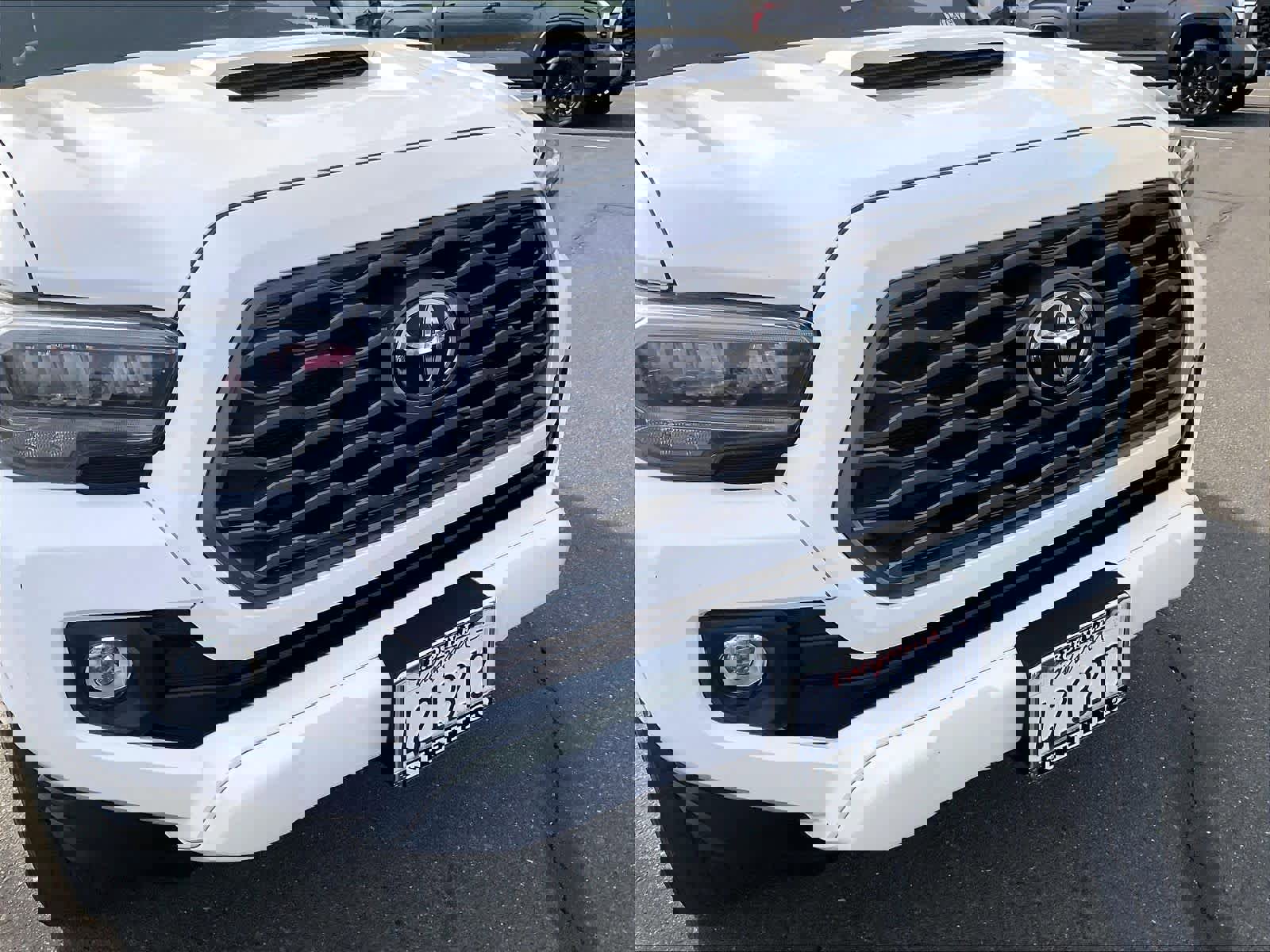 Used 2023 Toyota Tacoma TRD Sport w/ Black Out Package (TMS) image 30