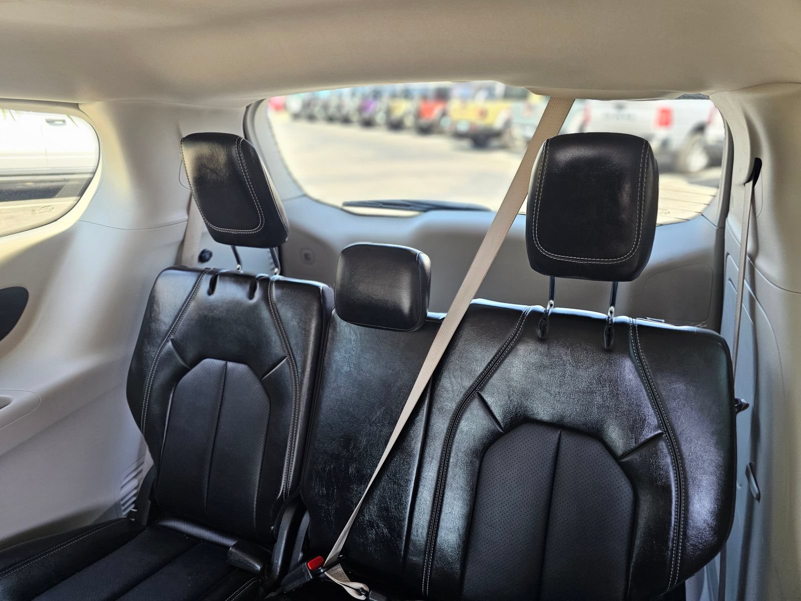 Used 2024 Chrysler Pacifica Limited FWD image 25