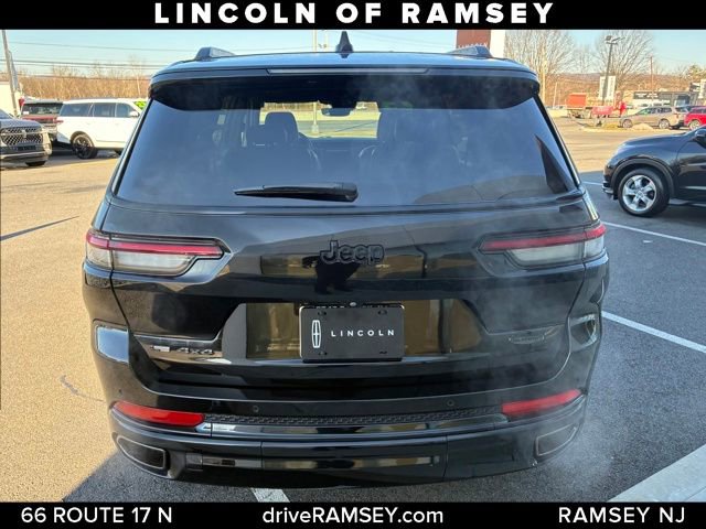 Used 2023 Jeep Grand Cherokee L Summit w/ High Altitude Package AWD/4WD image 9