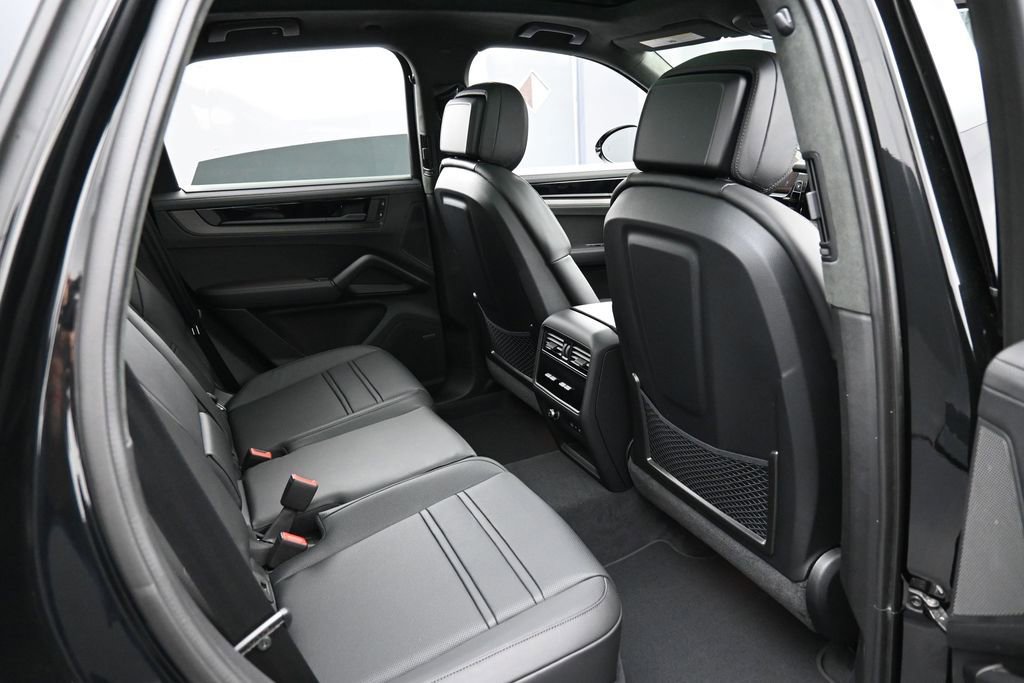 New 2026 Porsche Cayenne GTS AWD/4WD image 29