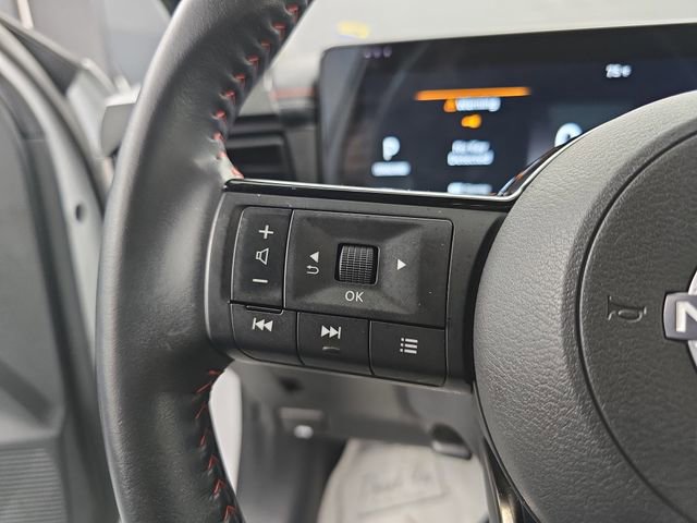 Used 2025 Nissan Kicks SR image 35