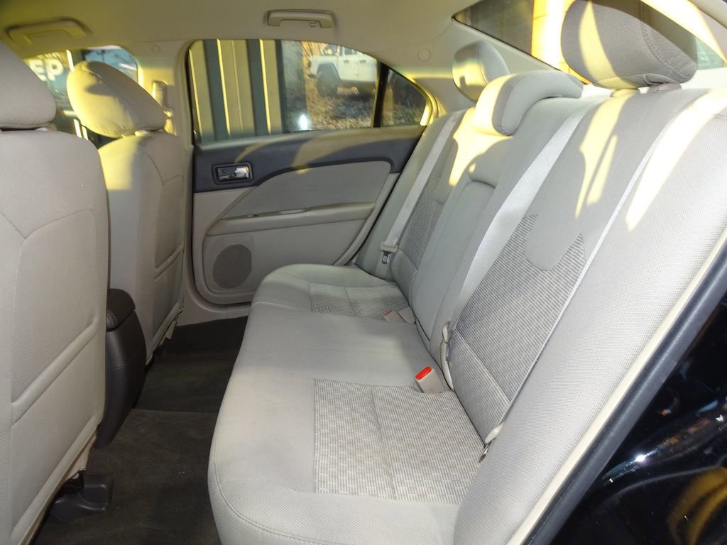 Used 2012 Ford Fusion SE image 10