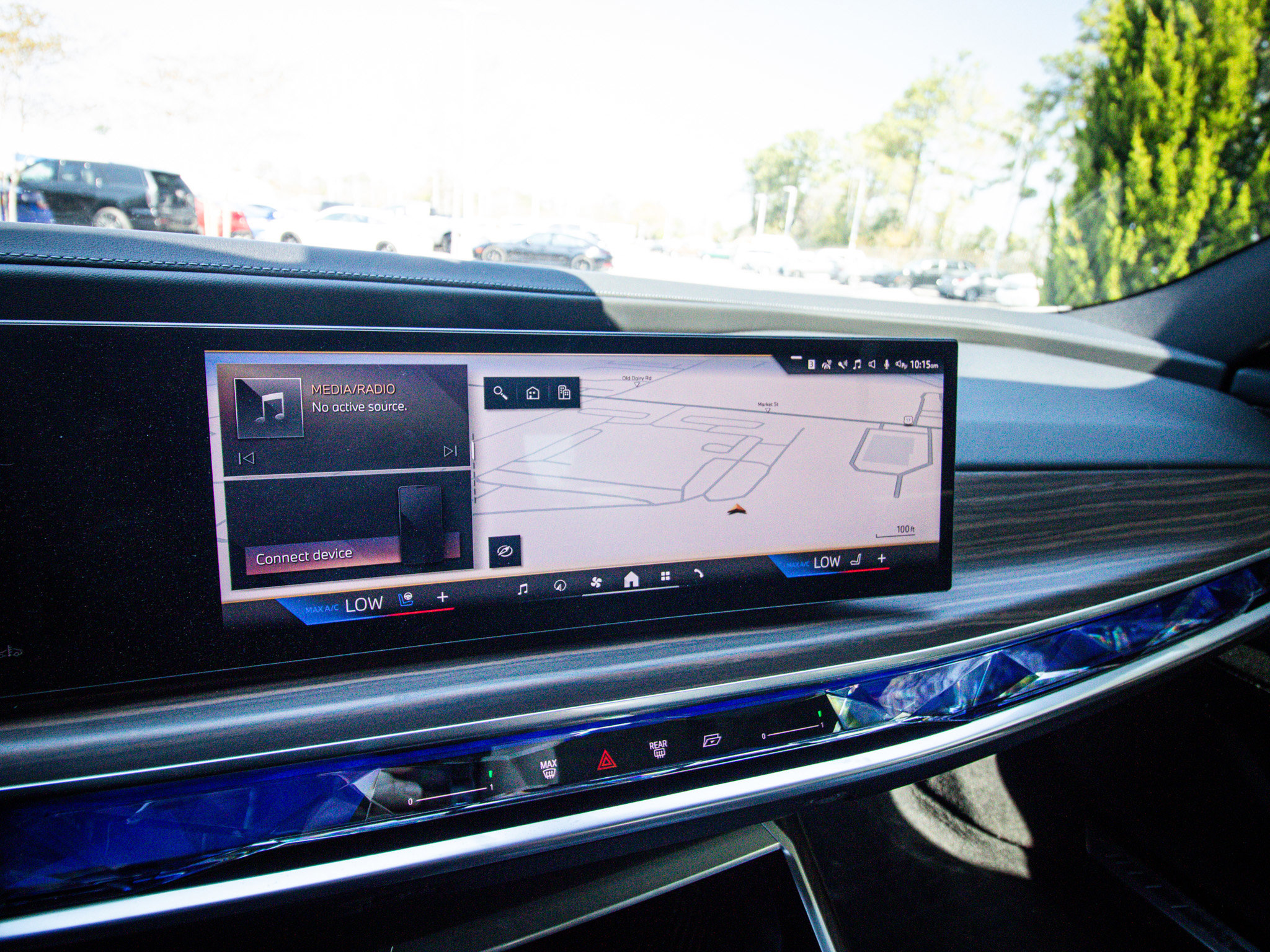 Used 2026 BMW 760i xDrive w/ Executive Package image 23