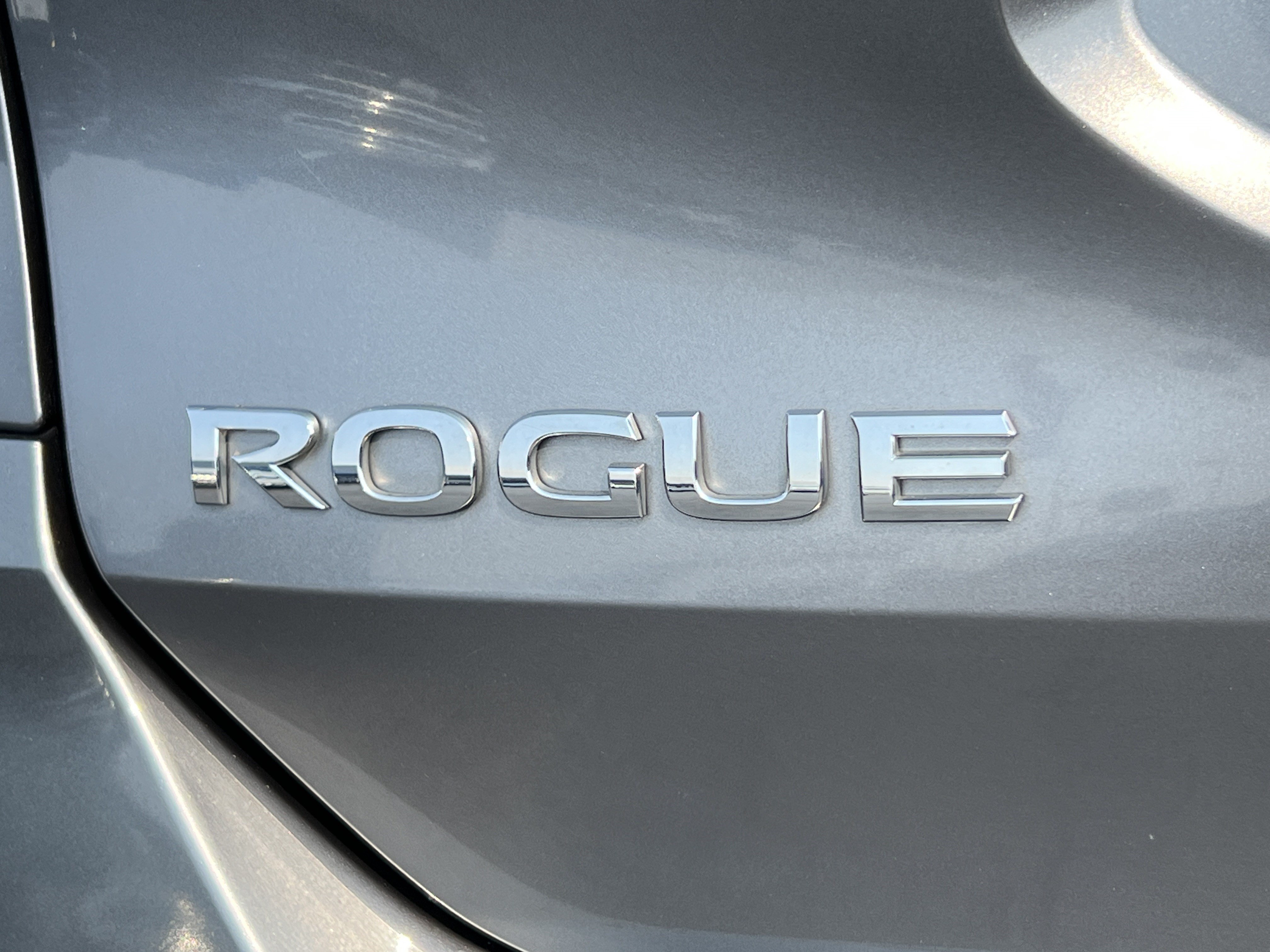 Used 2017 Nissan Rogue SV AWD/4WD image 9