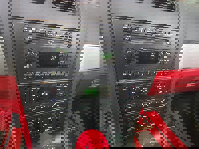 Used 2002 Ford Thunderbird image 17