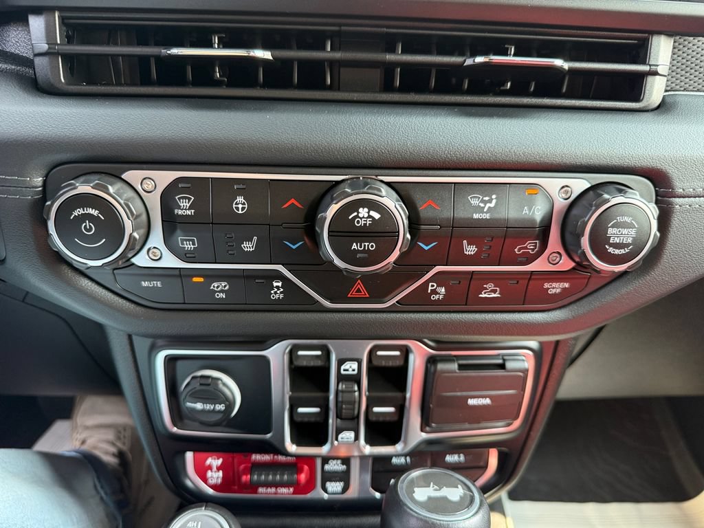 Used 2024 Jeep Wrangler Unlimited Rubicon 392 AWD/4WD image 28