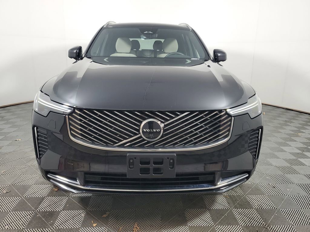 Certified 2025 Volvo XC90 B6 Plus image 2