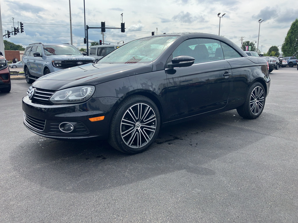 Used 2014 Volkswagen Eos FWD image 2