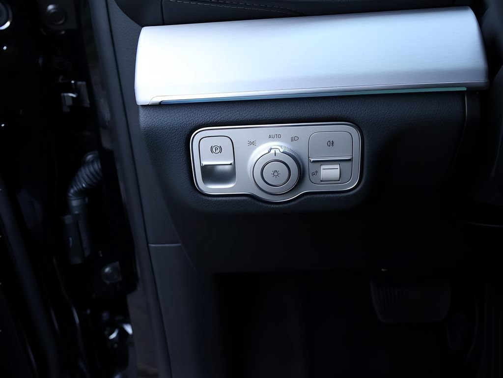 Certified 2026 Mercedes-Benz GLE 450 4MATIC Coupe image 37