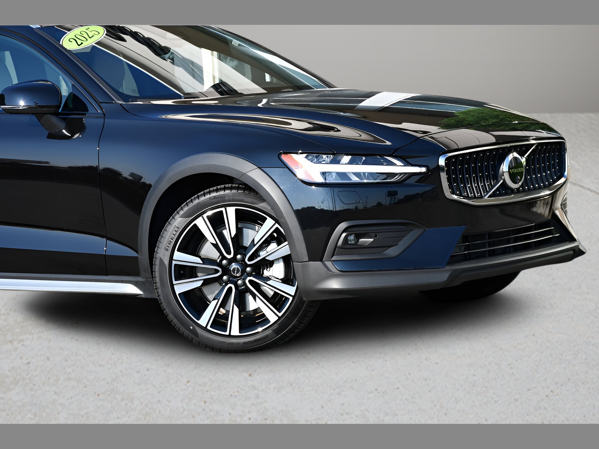 Certified 2025 Volvo V60 B5 Cross Country Ultra AWD/4WD image 10