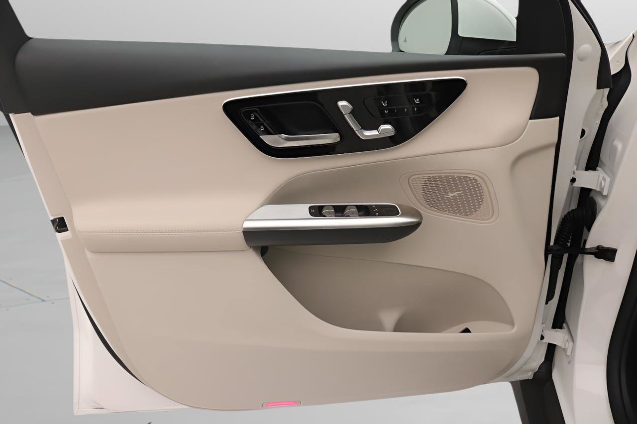 Certified 2026 Mercedes-Benz GLC 300 image 17