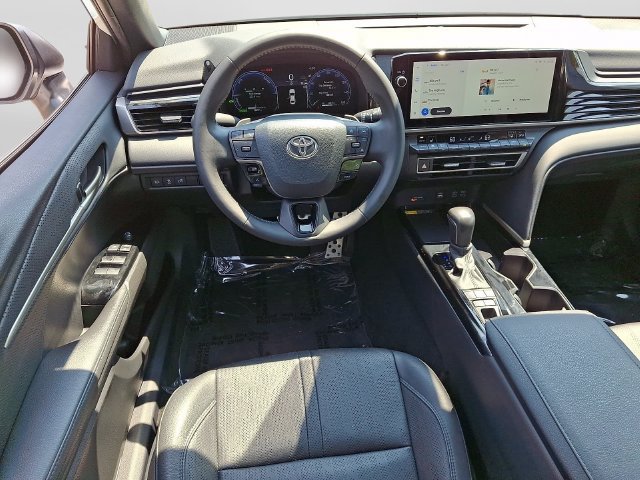 Used 2025 Toyota Camry XSE FWD image 13