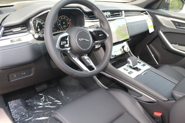 New 2026 Jaguar F-PACE R-Dynamic S image 14