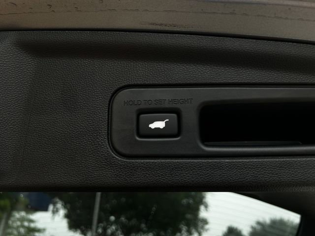 Certified 2025 Acura MDX w/ Technology Package FWD image 35