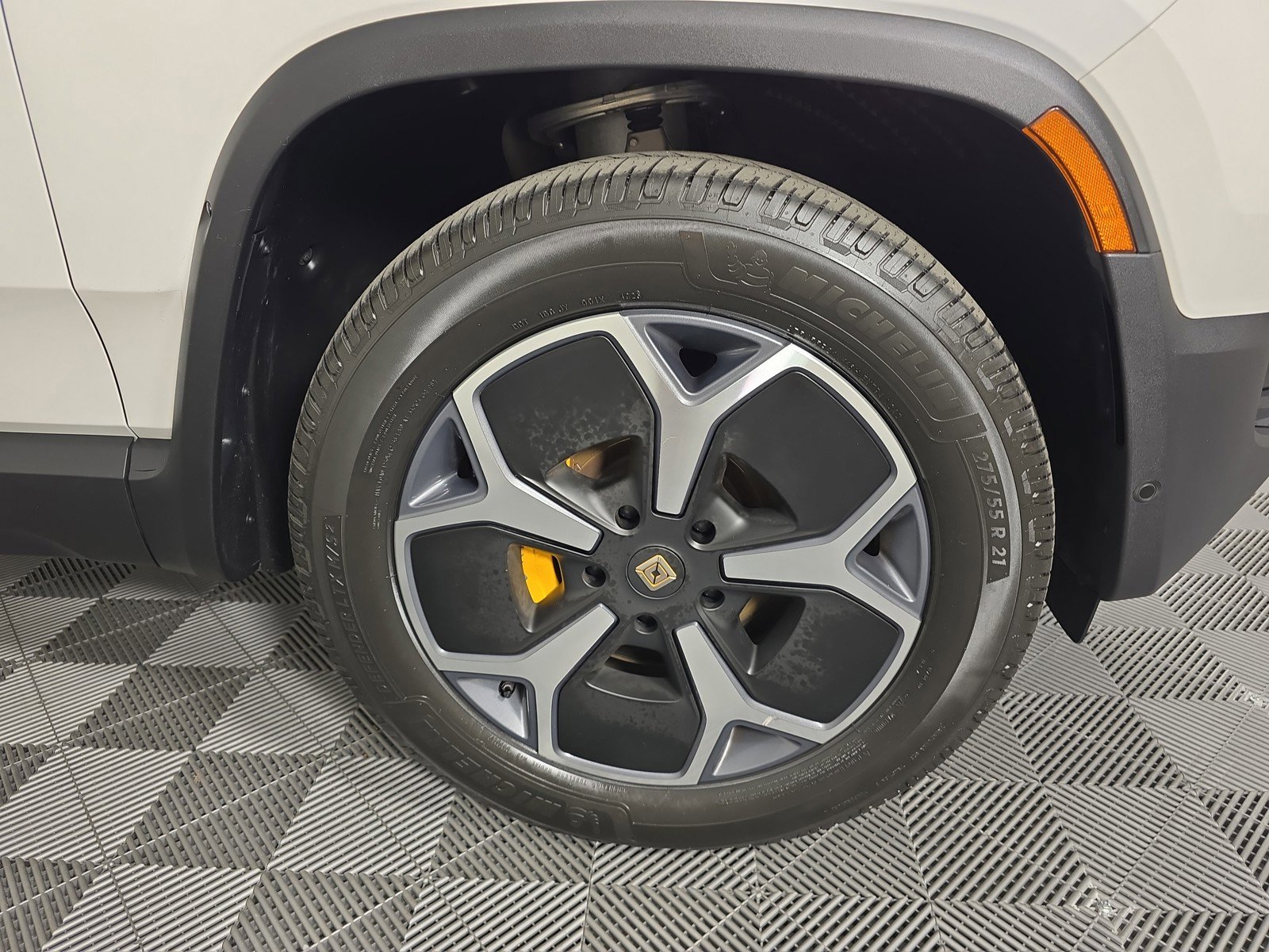 Used 2024 Rivian R1S Adventure image 11