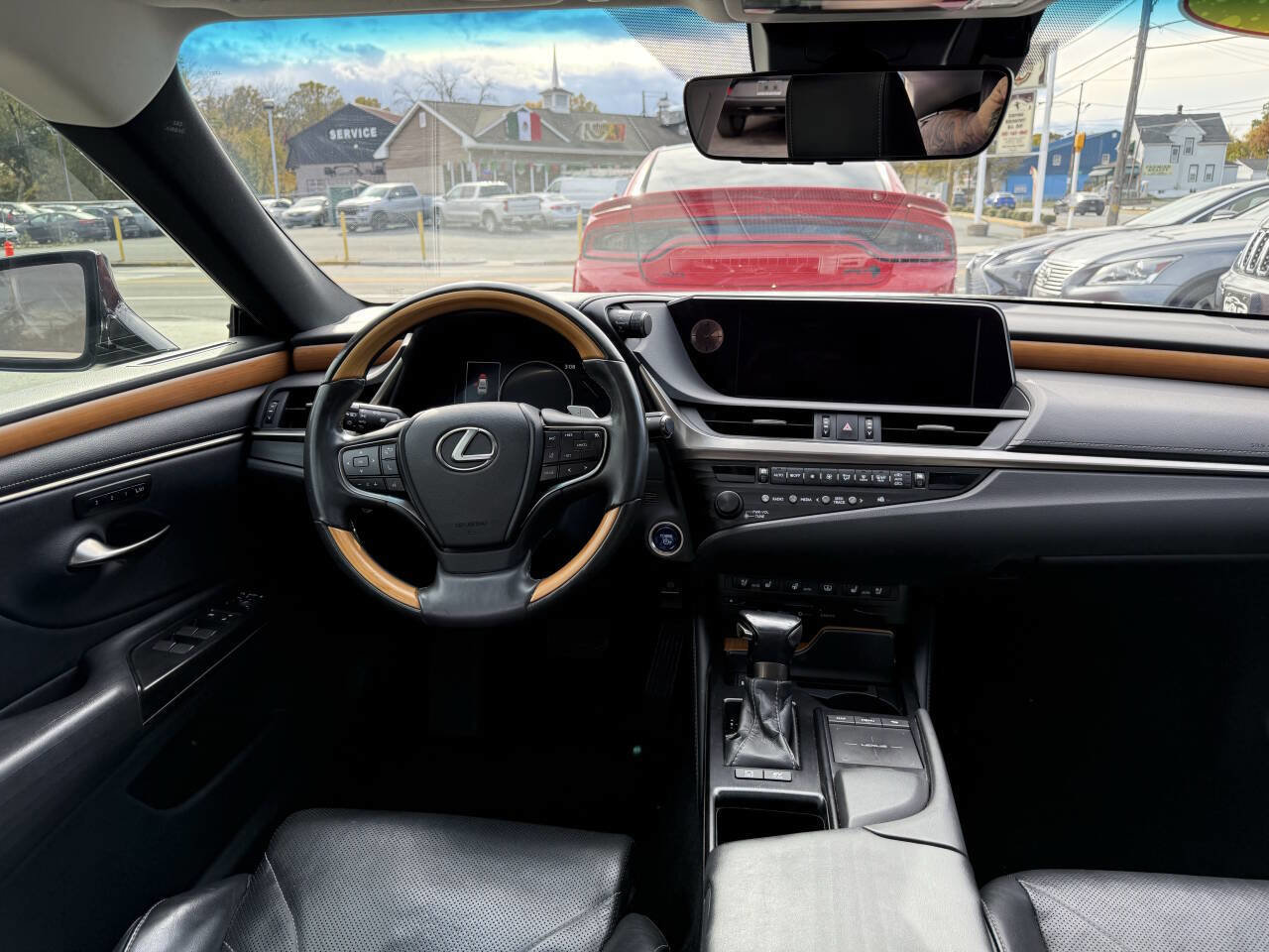 Used 2020 Lexus ES 300h w/ Luxury Package image 13