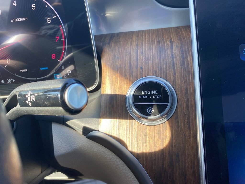 Used 2024 Mercedes-Benz GLC 300 4MATIC image 28