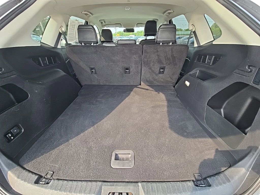 Used 2024 Ford Edge SEL image 35