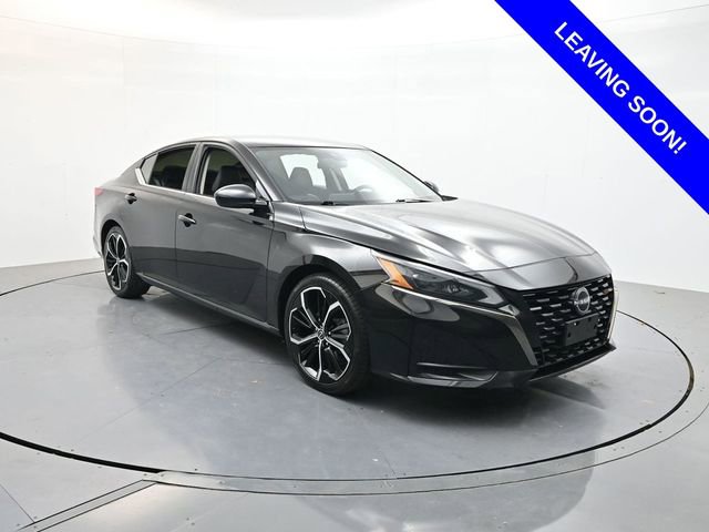 Used 2023 Nissan Altima 2.5 SR