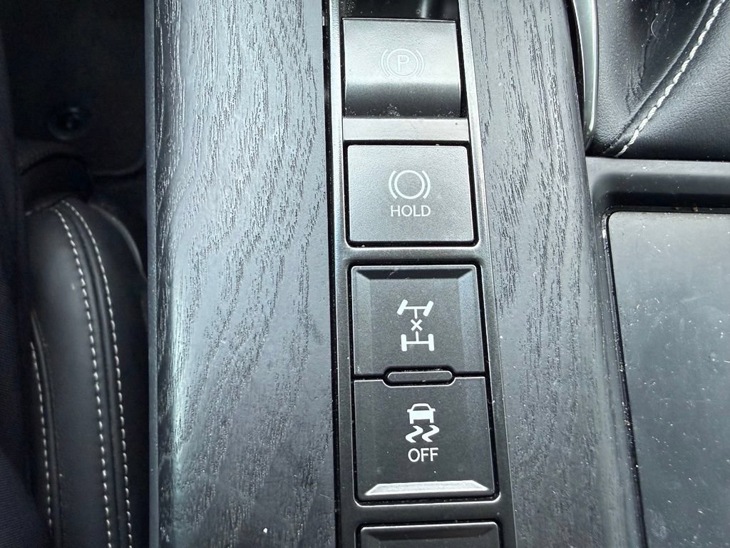 Used 2022 Lexus LX 600 4WD w/ Appearance Package image 36