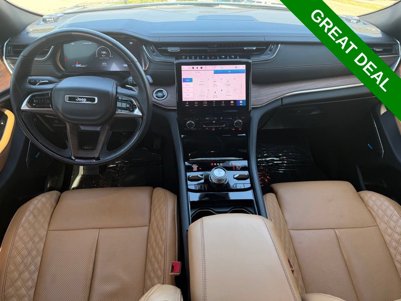 Used 2023 Jeep Grand Cherokee Summit w/ Luxury Tech Group V AWD/4WD image 12