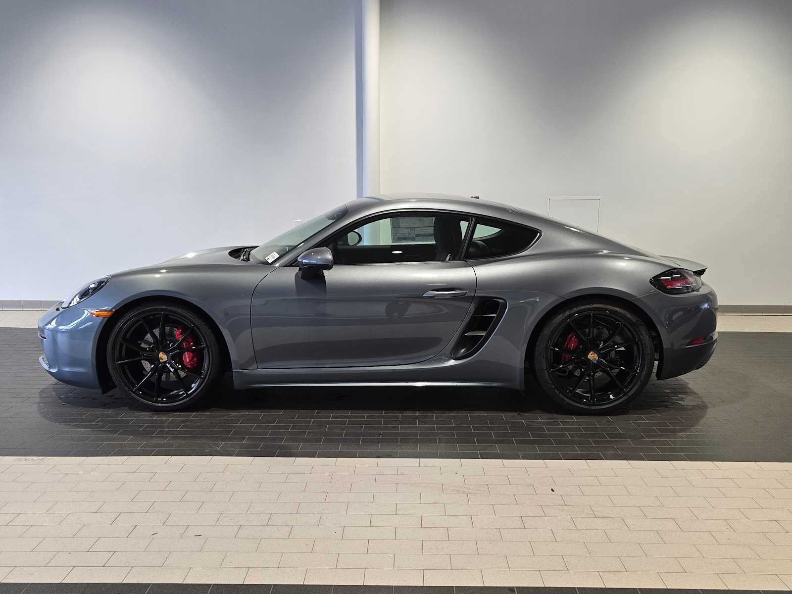 New 2025 Porsche 718 Cayman S RWD image 2