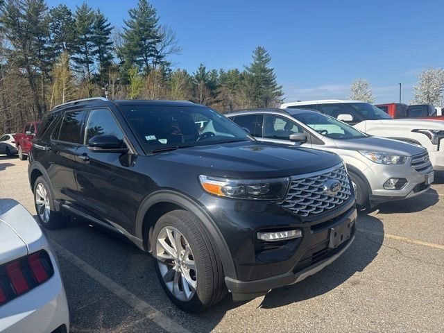 Used 2023 Ford Explorer Platinum w/ Technology Package AWD/4WD image 3