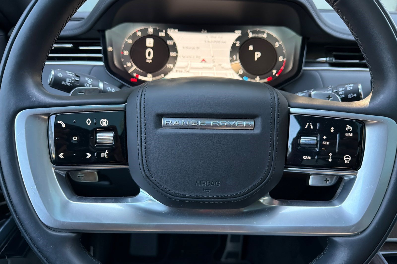 Used 2024 Land Rover Range Rover Long Wheelbase SE AWD/4WD image 10
