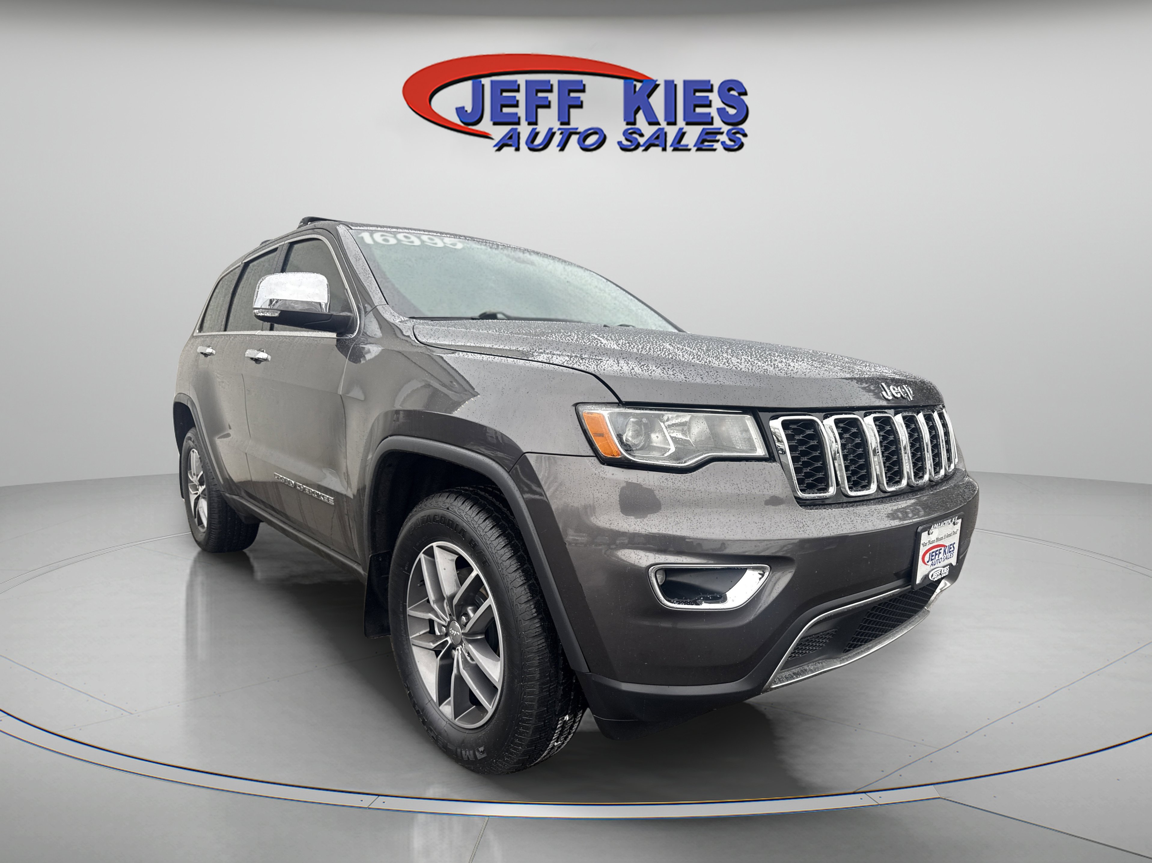 Used 2017 Jeep Grand Cherokee Limited image 3