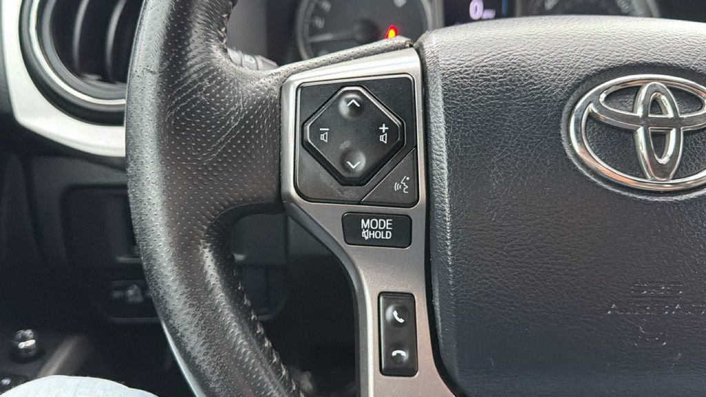 Used 2017 Toyota Tacoma Limited w/ Tow Package AWD/4WD image 27