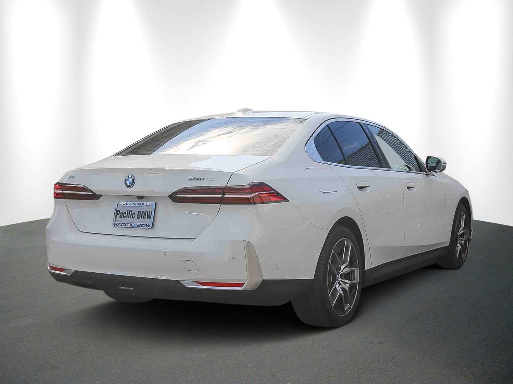 Used 2024 BMW i5 eDrive40i w/ M Sport Package RWD image 6