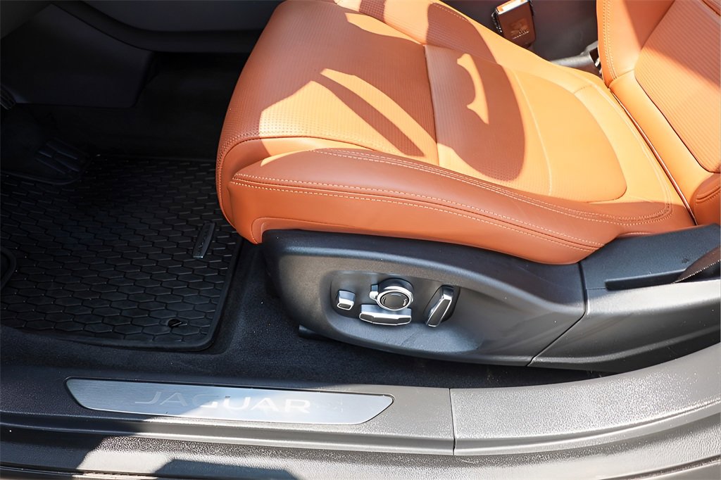 Used 2024 Jaguar I-PACE R-Dynamic HSE image 18