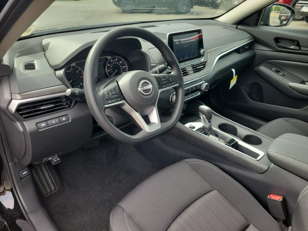 New 2026 Nissan Altima 2.5 SV FWD image 13