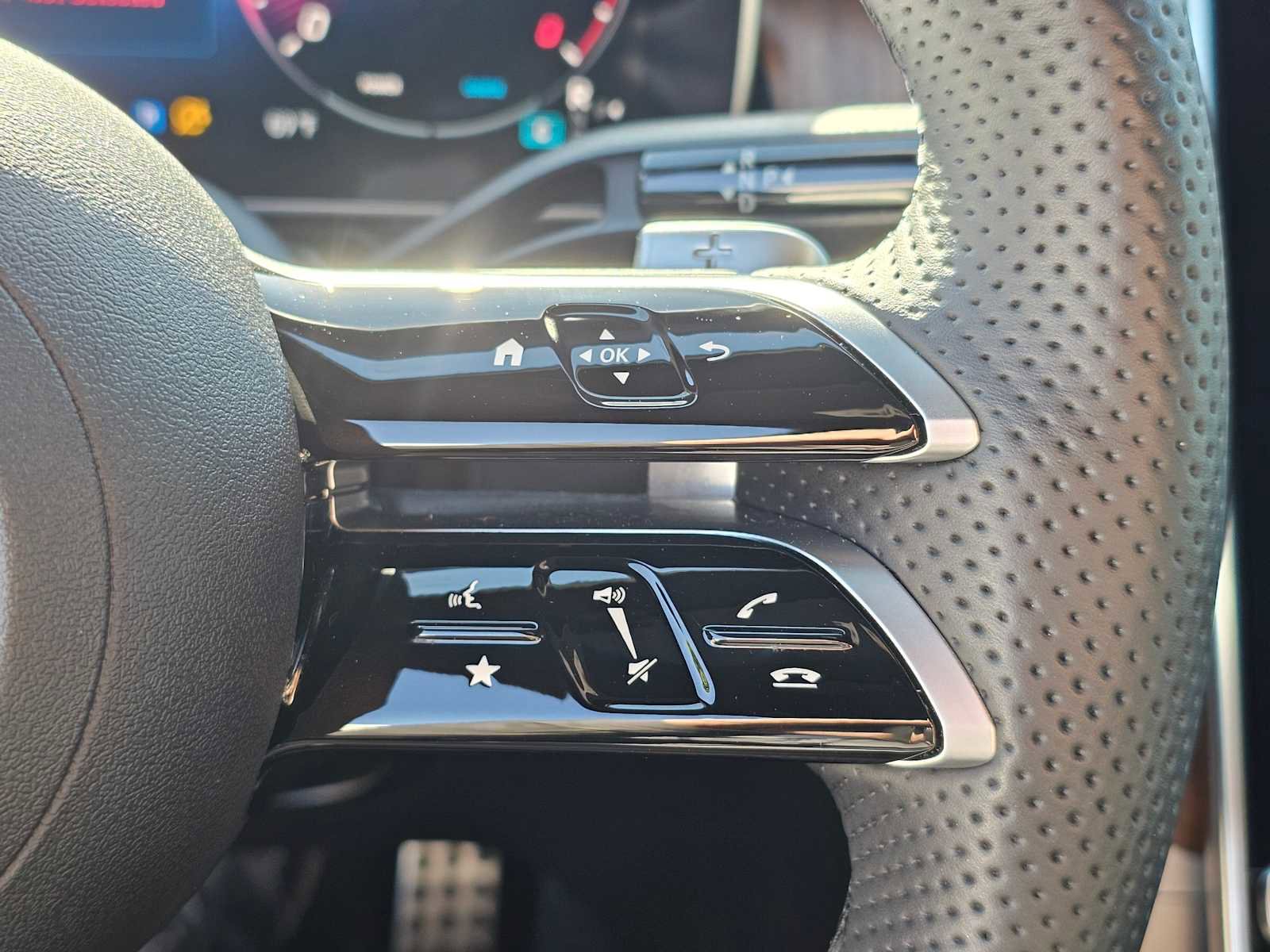 Used 2025 Mercedes-Benz GLC 300 image 28