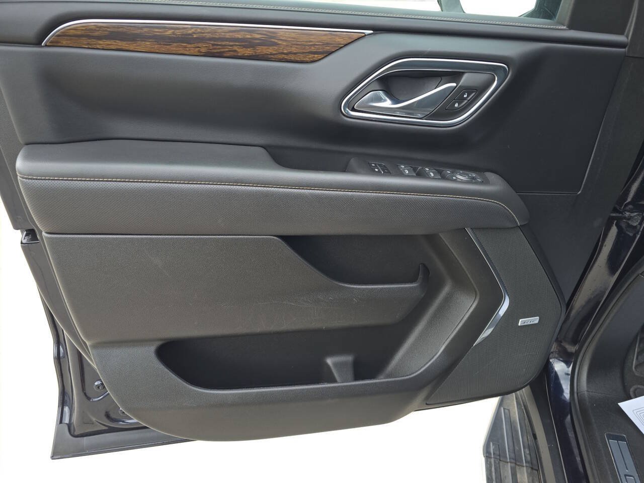 Used 2023 Chevrolet Tahoe Premier AWD/4WD image 18