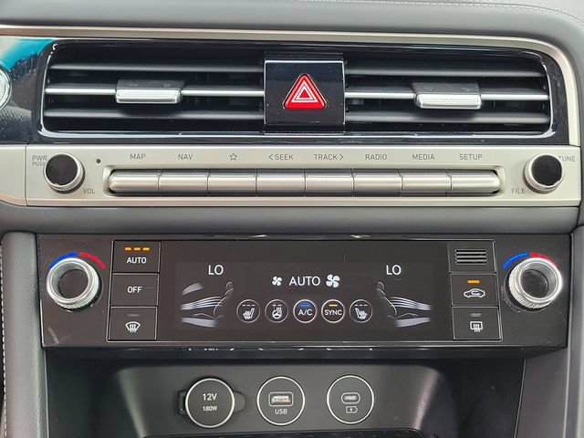 Used 2025 Genesis G70 2.5T AWD/4WD image 29
