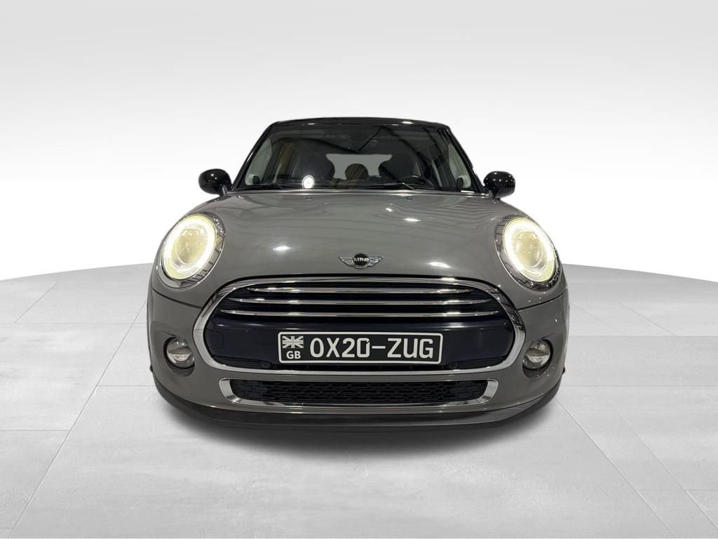 Used 2018 MINI Cooper 4-Door Hardtop image 2