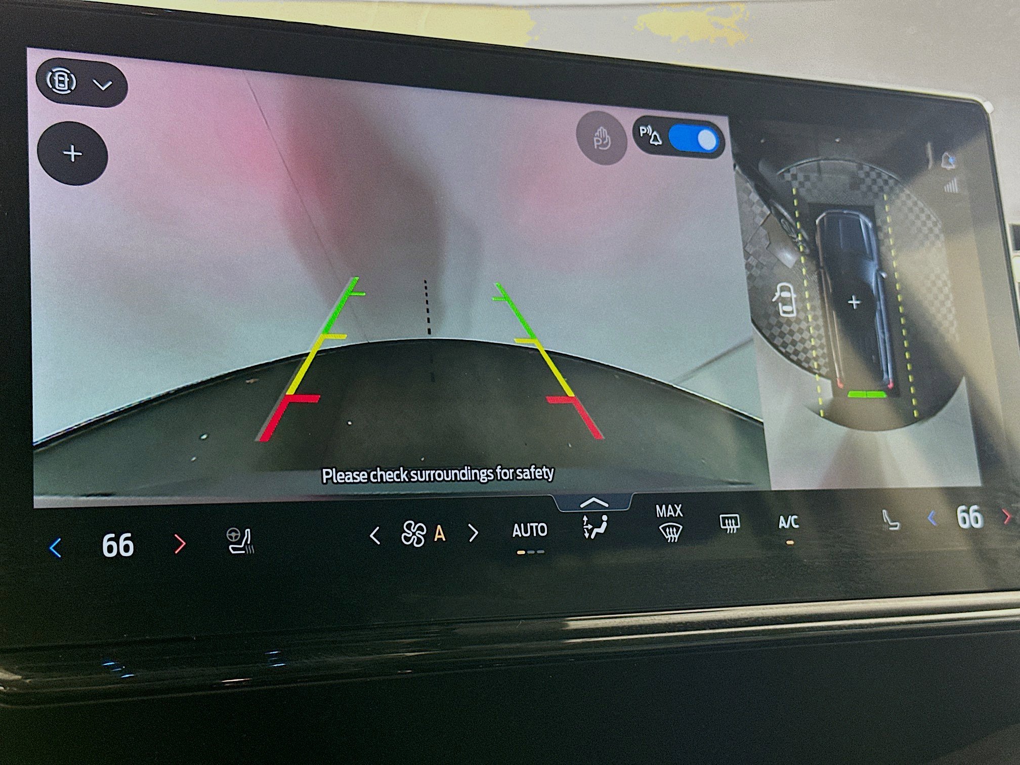 Used 2025 Ford Expedition Platinum image 23