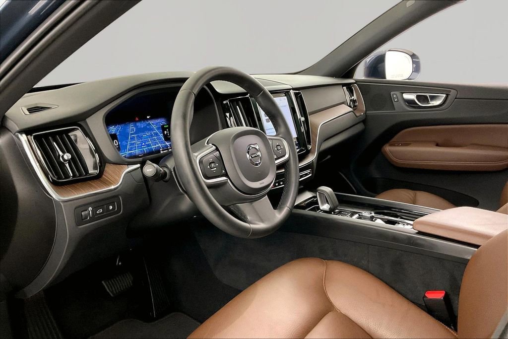 Used 2022 Volvo XC60 T8 Inscription Expression image 16