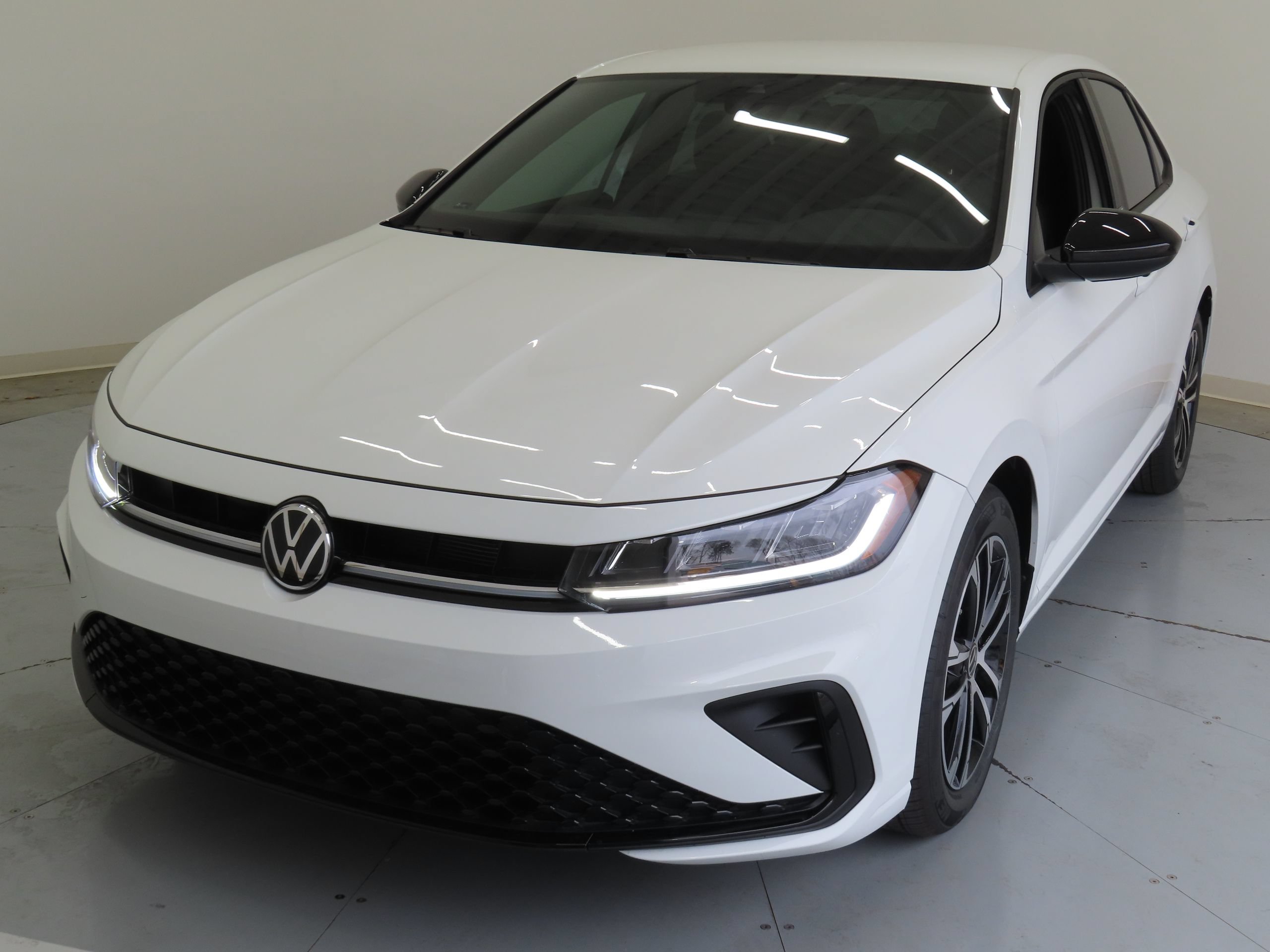 New 2026 Volkswagen Jetta Sport FWD image 8