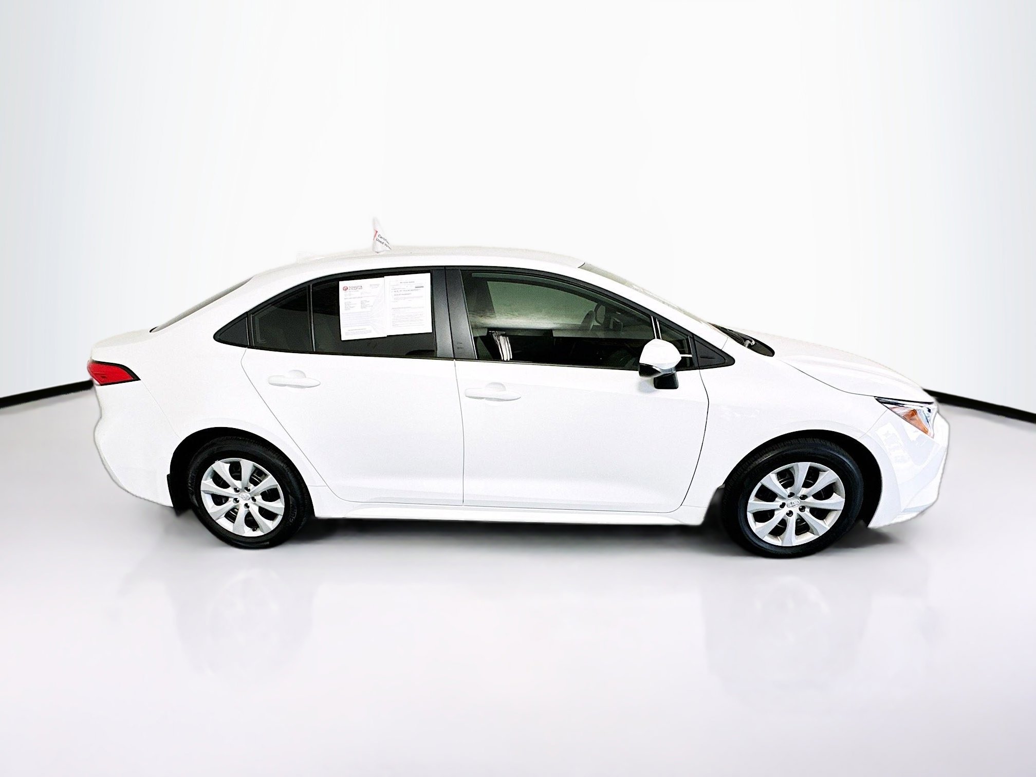 Used 2025 Toyota Corolla LE FWD image 2