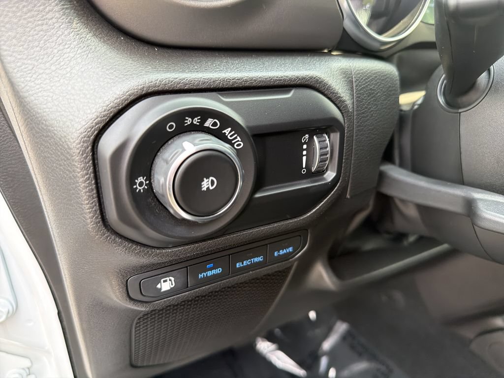 Used 2023 Jeep Wrangler Unlimited Rubicon 4xe w/ Cold Weather Group AWD/4WD image 32
