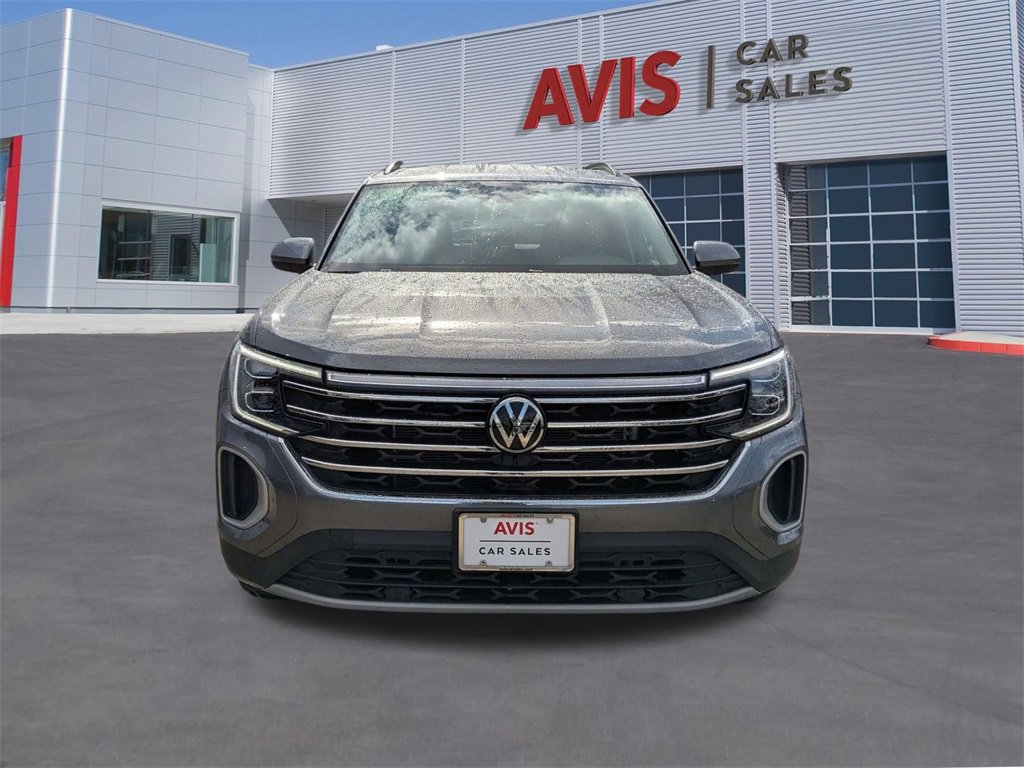 Used 2025 Volkswagen Atlas SE image 2