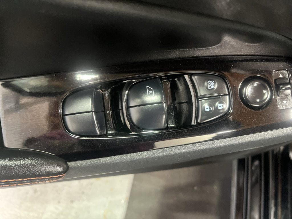 Used 2024 Nissan Altima 2.5 SR FWD image 30