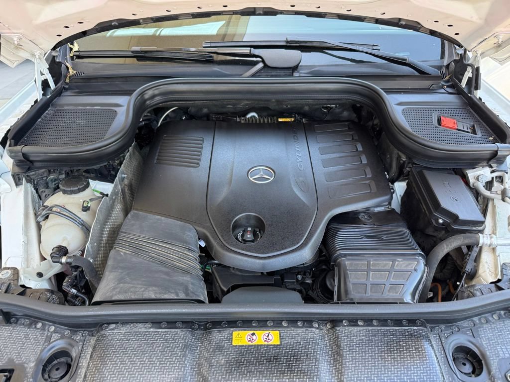 Used 2024 Mercedes-Benz GLS 450 4MATIC image 15