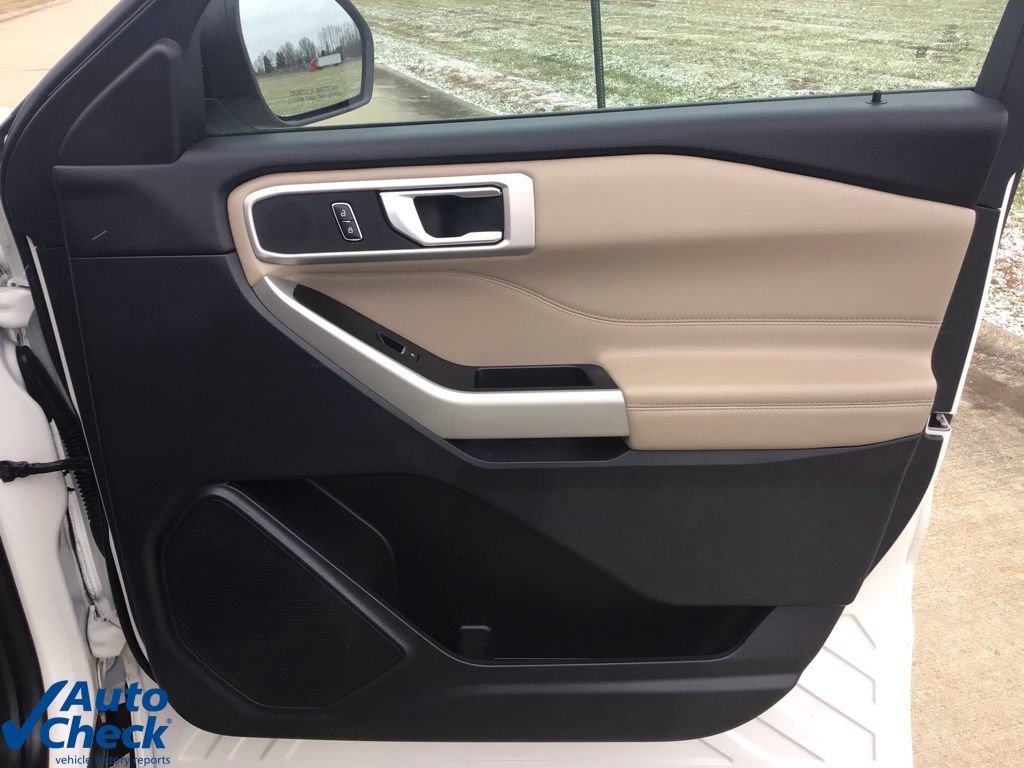 Used 2021 Ford Explorer XLT image 22