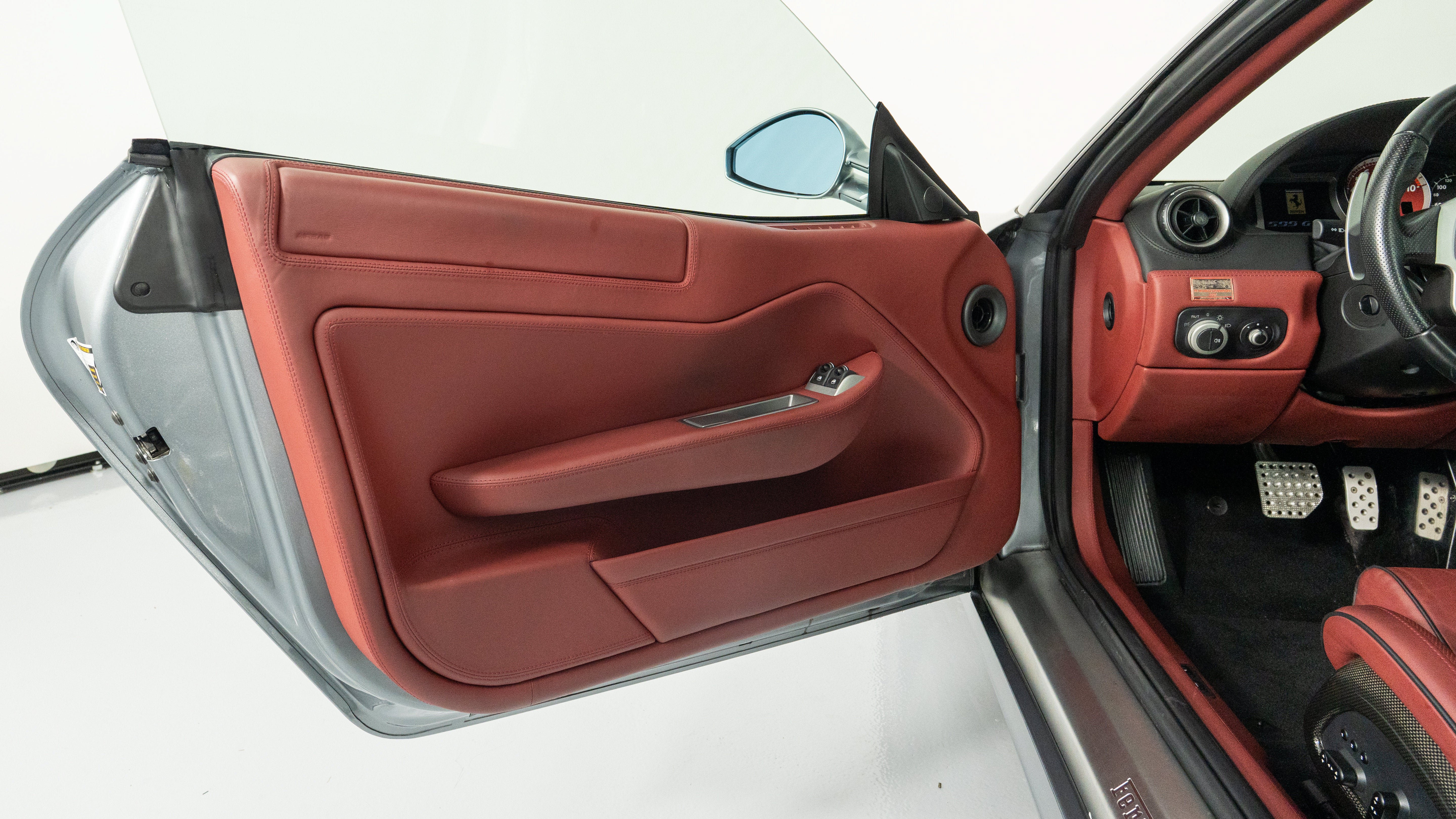 Used 2008 Ferrari 599 GTB Fiorano RWD image 16