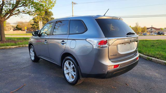 Used 2014 Mitsubishi Outlander SE FWD image 6